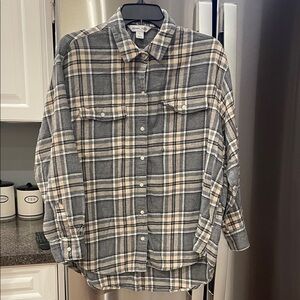 Old Navy Women's Plaid Button-Down Shirt - Gray and Tan